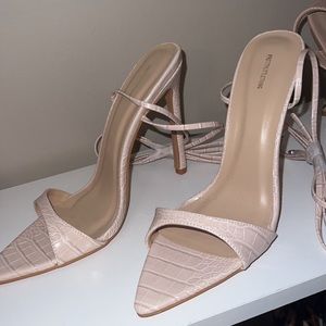 PrettyLittleThing Strappy heels